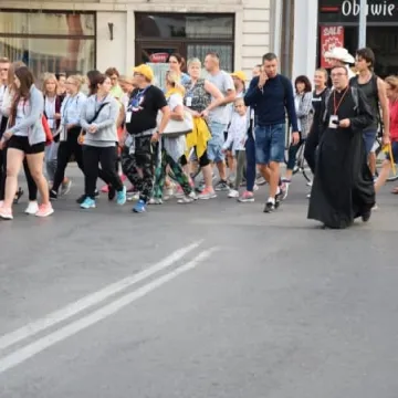 Wierni z Radomska wyruszyli na Jasną Górę