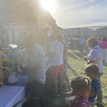 Kietlin świętował przy stole i na zjeżdżalni