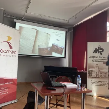 [WIDEO] Poszukiwania szczątków kapitana Stanisława Sojczyńskiego-Warszyca. Wykład dr Krzysztofa Latochy w Muzeum Regionalnym w Radomsku