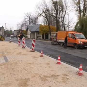 Plac Wolności w Kamieńsku z nową nawierzchnią