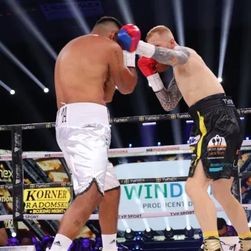 Korner Radomsko Boxing Night 2023. Robert Parzęczewski znokautował rywala