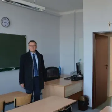 Szkoły do przeglądu