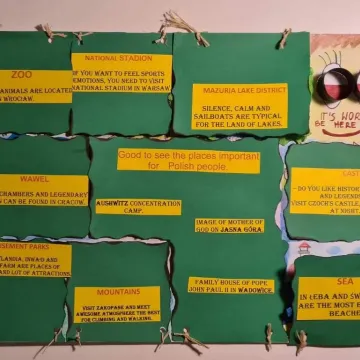 Szkolny konkurs plastyczno-językowy w Woli Blakowej