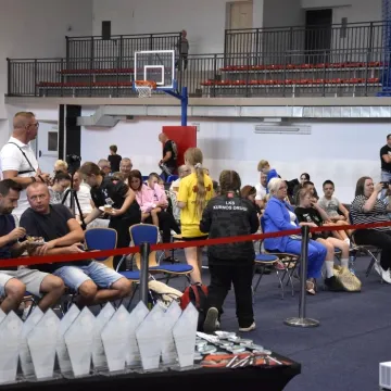 Podnoszenie ciężarów w hołdzie trenerowi Wacławowi Tomalce