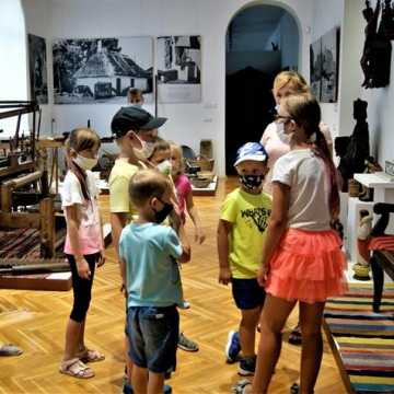 „Mozaika i tkanina” w muzeum w Radomsku