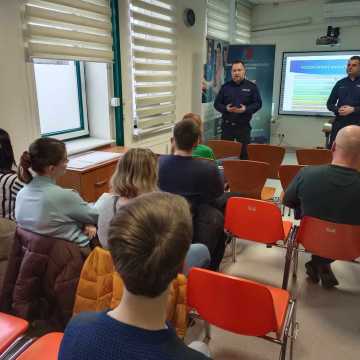 Kolejne spotkanie z zainteresowanymi służbą w policji w Powiatowym Urzędzie Pracy w Radomsku