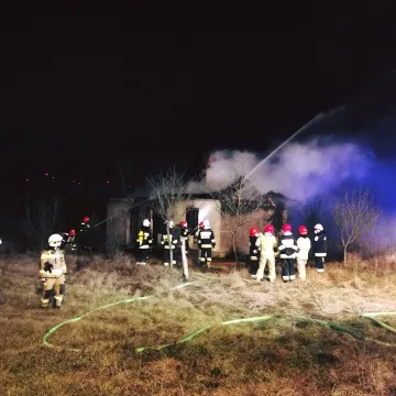 Podjezioro: spłonął dom, w którym przebywał bezdomny