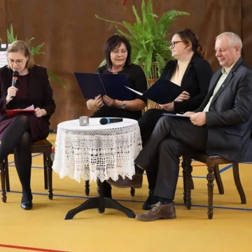 Czytanie z Mistrzem w PSP nr 4 w Radomsku