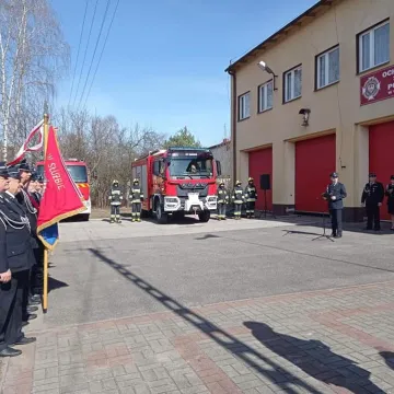 OSP w Gomunicach z nowym samochodem ratowniczo-gaśniczym