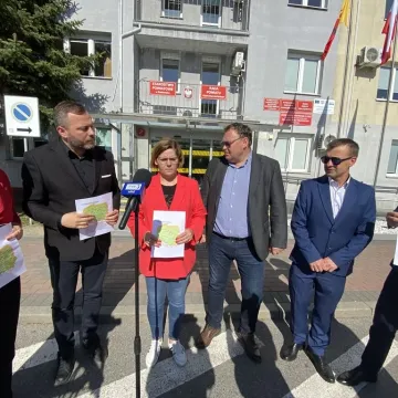 Protesty przeciwko imigrantom. PiS wspiera mieszkańców Piotrkowa i Radomska