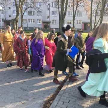 Happening Teatru Źródło „Z Niepodległą w sercu”