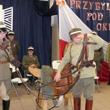 Wyjątkowy wieczór w Płoszowie. Byli ułani i rozstrzygnięcie konkursu plastycznego