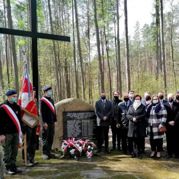 W Bąkowej Górze oddano hołd zamordowanym Żołnierzom Wyklętym