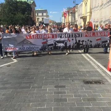 W Warszawie protestowali radomszczanie przeciwko m.in. noszeniu maseczek