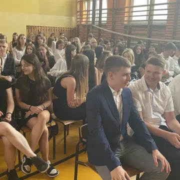 Pierwsze Liceum zakończyło rok z dumą – ponad 100 wyróżnionych uczniów i kolejne inwestycje