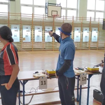 Strzeleckie sukcesy zawodników OKSS „10-tka”