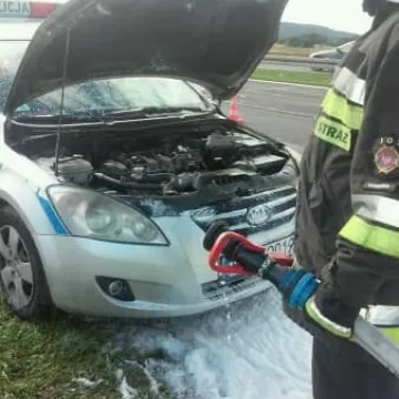 Radiowóz w ogniu na DK1