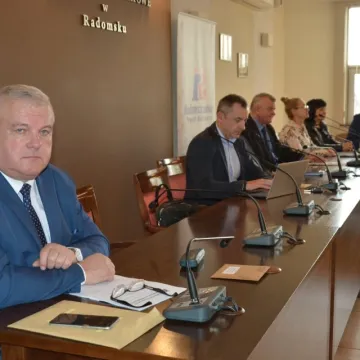 Na nadzwyczajnej sesji o remoncie ul. Piłsudskiego w Radomsku