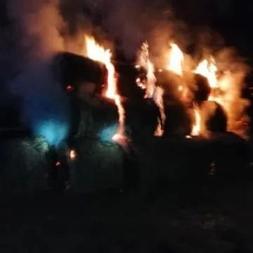 Pożar 50 balotów siana w Kuźnicy