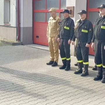 Życzenia i podziękowania dla strażaków. A w Warszawie awansowano strażaka z JRG Radomsko