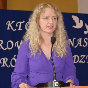 Medale i nagrody dla pracowników powiatowych placówek oświatowych