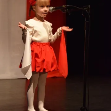 Piosenką uczcili Niepodległą