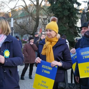 Radomsko: Wiec solidarności z Ukrainą