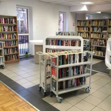 30 tys. zł na zakup nowych książek dla biblioteki w Radomsku