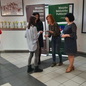 W Miejskiej Bibliotece Publicznej w Radomsku podsumowano konkurs: Z górki na pazurki - moje ferie