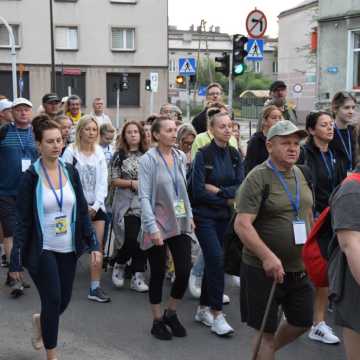 Podróż wiary. Pielgrzymi z Radomska w drodze na Jasną Górę