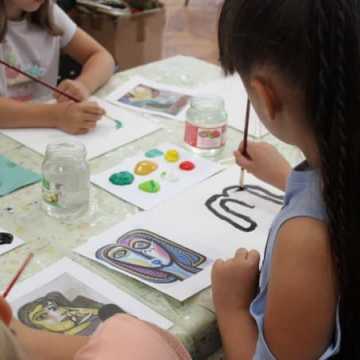 Warsztaty plastyczne „Mania malowania - kolorowy tydzień” w MDK