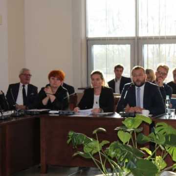 Apel Rady Powiatu Radomszczańskiego do ministrów edukacji, finansów i inwestycji