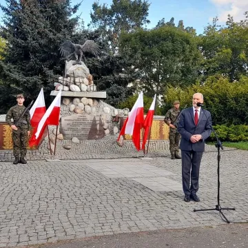 W Radomsku upamiętniono 77. rocznicę utworzenia KWP