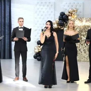 Studniówka uczniów „Drzewniaka” w Kobielach Wielkich