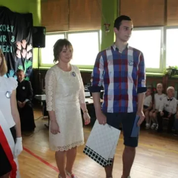 PSP 8 w Radomsku nadano imię „Przyjaciół Dzieci”. Uroczystości 50-lecia