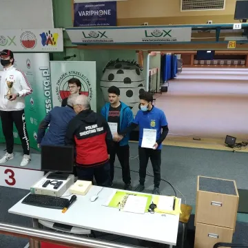 Strzeleckie sukcesy pistoleciarzy OKSS „10-tka”