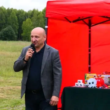 Strażacki piknik rodzinny w Dąbrówce zintegrował mieszkańców