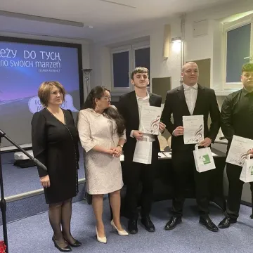 [WIDEO] To był ich dzień. Maturzyści z ZSDiOŚ oficjalnie zakończyli szkołę