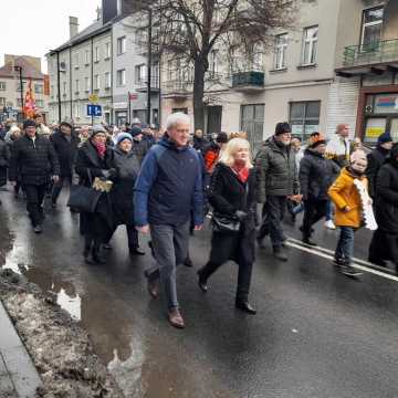 [WIDEO] Orszak Trzech Króli 2025 w Radomsku. „Kłaniajcie się królowie!”