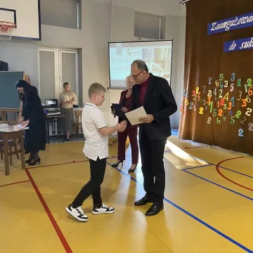 Najlepsi z najlepszych. Uczniowie  nagrodzeni stypendiami prezydenta