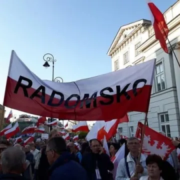 Radomszczanie na miesięcznicy 