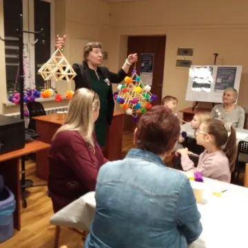 Pisanki i pająki ludowe ożywiły tradycję w Gidlach