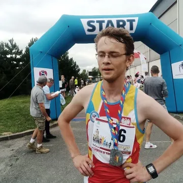 Ponad setka biegaczy stanęła na starcie biegu ulicznego w Radomsku