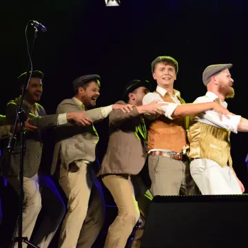 Teatr na leżakach, choć pod dachem