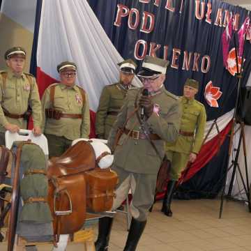 Wyjątkowy wieczór w Płoszowie. Byli ułani i rozstrzygnięcie konkursu plastycznego