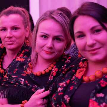 [WIDEO] Moda na folklor z Łódzkiego. W finale konkursu panie w KGW w Wojciechowie i Kietlinie