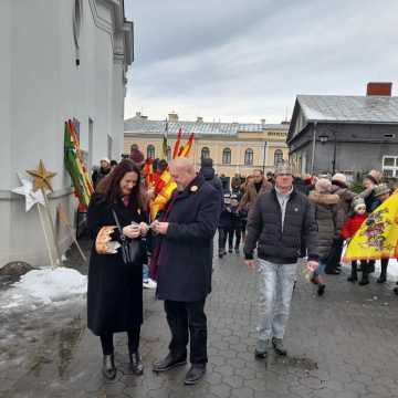 [WIDEO] Orszak Trzech Króli 2025 w Radomsku. „Kłaniajcie się królowie!”