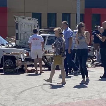 Auto - Moto Weteran 6.  W Radomsku zaparkowały motoryzacyjne legendy