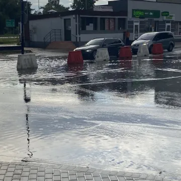 Ul. Żeromskiego w Radomsku znów pod wodą