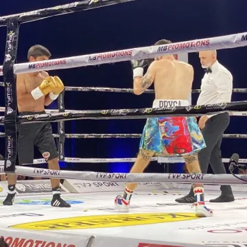 Korner Radomsko Boxing Night 2023. Robert Parzęczewski znokautował rywala